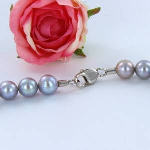 Perlenkette im strahlenden Silbergrau – Süßwasser-Perlenkette – Klassiker in 50 cm Länge 925er Silber Bild 3