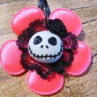 Skull  Blume Stoff Neon Pink schwarz   Totenkopf ,Haarspange ,cosplay, Satin Bild 1