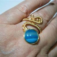 Ring mit Achat blau grau gestreift handgewebt in goldfarben verstellbar Paisley boho Bild 4