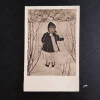 Postkarte, vintage, Fotokarte Mädchen im Winter, Schnee, ca. 50er Jahre Bild 1