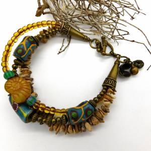 Armband - 3-reihig - Braun,Beige,Grün,Bronze - afrikanische bemalte Pulverglasperlen, Jaspis - Charms Bild 1