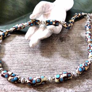 Afrikanische Halskette - kleine Krobo Tuben - weiß blau dunkelbraun - ca. 42-47cm Bild 3