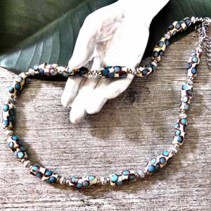 Afrikanische Halskette - kleine Krobo Tuben - weiß blau dunkelbraun - ca. 42-47cm Bild 4