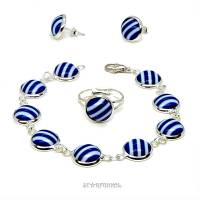 Schmuckset "Stripes": Armband, Ohrstecker & Ring mit blau-weiß gestreiften Cabochons, silberfarben Bild 1