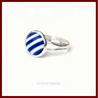 Schmuckset "Stripes" Streifen Armband, Ohrstecker und Ring mit Cabochon maritim blau weiß gestreift 10mm, versil Bild 5