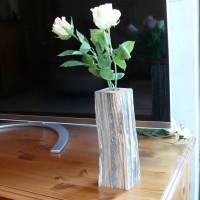 Eine sehr schöne rustikale Vase aus gestocktem Holz, Holzvase Bild 1