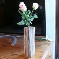 Eine sehr schöne rustikale Vase aus gestocktem Holz, Holzvase Bild 3