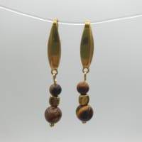 Perlen-Ohrringe mit Naturstein und Edelstahl  in braun gold 3 cm lang handgemachtes Unikat Bild 1