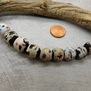 9 sehr alte venezianische Glasperlen - Skunk beads - Augenperlen - mit Verkrustungen, Abplatzungen - Ausgrabung Bild 2
