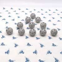 Rasselkugel Rasselball 24mm, zum Einnähen in Kuscheltiere, Rasseln, Puppen oder Tierspielzeug, Grau Bild 1