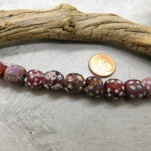 9 sehr alte venezianische Glasperlen - Skunk beads - rote Augenperlen und Fancy Beads - mit Verkrustungen - Ausgrabung Bild 2
