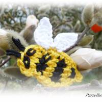 Eine gehäkelte Biene - Häkelapplikation,Aufnäher,Tischdeko,Insekt,schwarz,gelb Bild 4