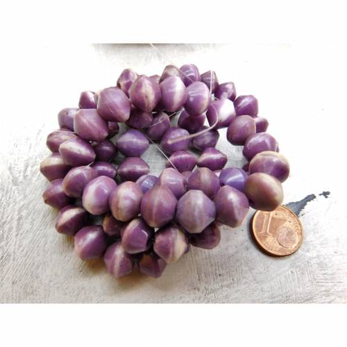 17 alte vintage böhmische Glasperlen in Doppelkegelform - lila, violett - alte tschechische Druckglasperlen - Afrikahand