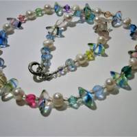 Kette Perlen weiß und Glas bunt voller Lebensfreude handmade als Geschenk zum Muttertag Bild 6