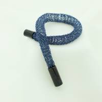 Armband in kühlem Blau gehäkelt aus Draht - bcd manufaktur Bild 1