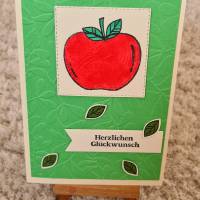 Geburtstagskarte " Herzlichen Glückwunsch " roter Apfel und kleine Blätter Bild 1