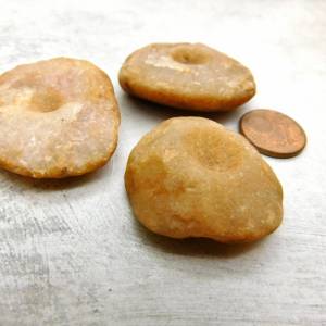 3 große antike Quarz-Scheiben aus der Sahara - 27-35mm - XL antike Steinperlen - konisch von Hand gebohrt - Sahara Stein Bild 3