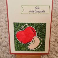 Geburtstagskarte " Liebe Geburtstagsgrüße " roter Apfel mit Apfelscheibe Bild 1
