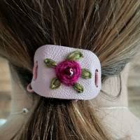 Haargummi- Leder mit handgestickter Rose Bild 3