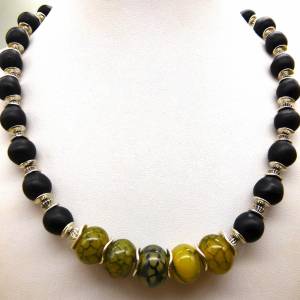 Achat-Halskette - Crack-Achat, afrikanisches Recyclingglas - schwarz, grün - verstellbar 45-46,5 cm Bild 5