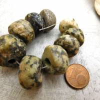9 größere Granit-Perlen - antiker Granit aus Mali - Dogon Sahara Steinperlen - schwarz graubeige grün Bild 1