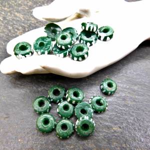 Pulverglas-Scheiben gestreift - 20 Stück - afrikanisches Krobo Recyclingglas - grün, weiß - ca. 10x4mm Bild 4