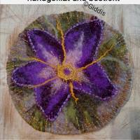 Filzkissen mit lila Blüte 38cm Bild 1