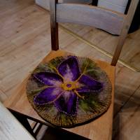 Filzkissen mit lila Blüte 38cm Bild 6