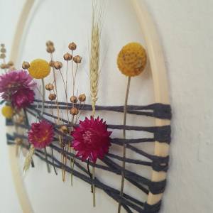 Trockenblumenkranz  mit Makramee Aufhängung in grau anthrazit| Wandkranz Blumenring Türkranz Boho Ring Floral Hoop Traum Bild 6