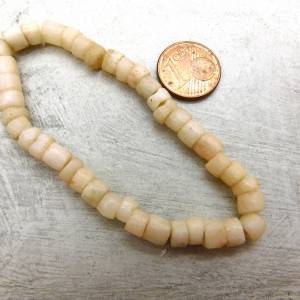 sehr kleine antike Quarz-Perlen aus der Sahara - kurzer Strang ca. 17 cm - 40 antike Steinperlen - zylindrisch Bild 2