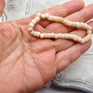 sehr kleine antike Quarz-Perlen aus der Sahara - kurzer Strang ca. 17 cm - 40 antike Steinperlen - zylindrisch Bild 3
