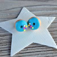 Ohrstecker Donut blau mit bunten Streuseln Ohrringe handmodelliert aus Fimo witziger Ohrschmuck aus Polymer Clay Bild 4