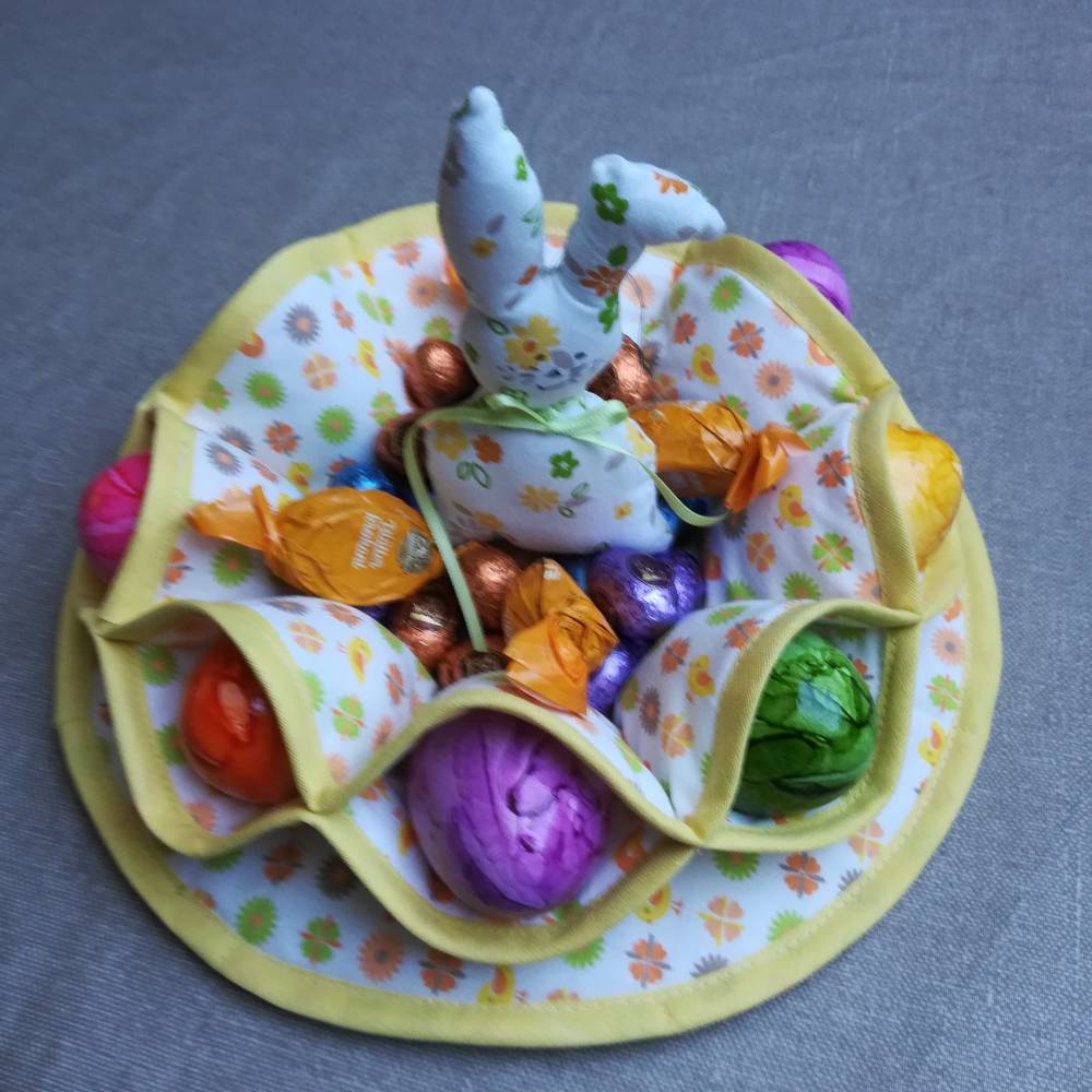 Eier - und Süßigkeiten Sammler aus Stoff ohne Dekoration Bild 1