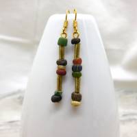 afrikanische Ohrringe - kleine handgemachte antike Glasperlen und Messing Röhren - messingfarben, goldfarben - Ausgrabun Bild 4