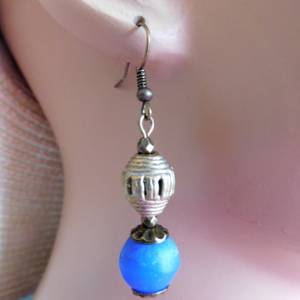 afrikanische Ohrhänger -  Bronze, handgemachte blaue Recyclingglasperlen - 5,2cm - andere Farben möglich Bild 8