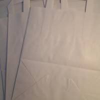 10 Tüten aus Papier in weiß mit Henkeln Bild 3