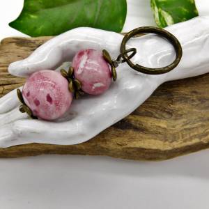 Schlüsselanhänger - handgemachte rosa Keramikperlen rosé glasiert, bronze - Schlüsselring Bild 1