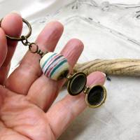 Schlüsselanhänger -handgemachte Pulverglasperle + Schatzkästchen - bronze - 9cm Bild 6