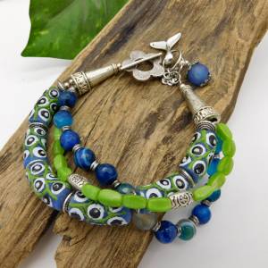 3-reihiges Armband in Grün und Blau - 22cm - handgemachte Pulverglasperlen, blauer Achat - Charms Bild 1