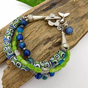 3-reihiges Armband in Grün und Blau - 22cm - handgemachte Pulverglasperlen, blauer Achat - Charms Bild 2