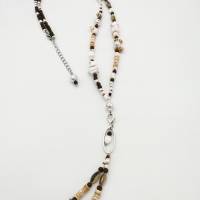 Sommerliche Lange Perlen-Halskette mit Muschel-Perlen in braun weiß silber 76 cm handgemachtes Unikat Bild 1