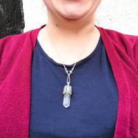 Makramee-Halskette mit Bergkristall-Spitze und Labradorit Bild 8