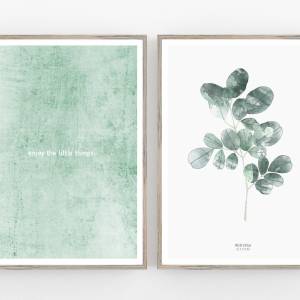 Set von zwei mintfarbenen Kunstdrucken, Botanischer Kunstdruck Moringa Blätter, Spruch "Enjoy the litttle things" Bild 1