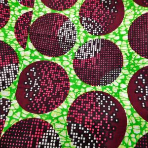 Wachsbatik-Stoff - 50cm/Einheit - Pixel-Kreise dunkelrot auf grün - fester Baumwollstoff -PH Bild 1