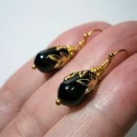 Ohrringe kleine schwarze Tropfen Onyx handgemacht an Schmuckmetall goldfarben Bild 5
