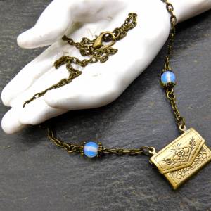 Bronze Halskette mit Kuvert für Liebesbrief, Opalith Perlen - bronze, opalweiß - Briefumschlag aufklappbar Bild 2