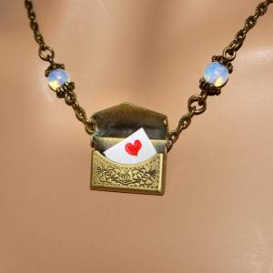 Bronze Halskette mit Kuvert für Liebesbrief, Opalith Perlen - bronze, opalweiß - Briefumschlag aufklappbar Bild 6