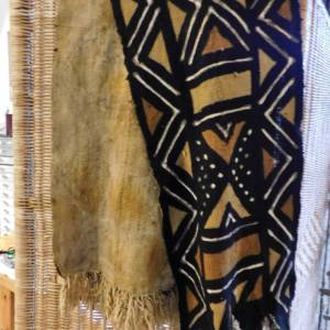 Bogolan Schlammtuch Schal - afrikanische Wanddeko - Tischläufer - Ethno Dekotuch - schwarz, weiß, beige, natur - 162x29 Bild 4