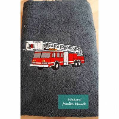 Handtuch, anthrazit, 50 x 100, mit Feuerwehrauto und nach Wunsch mit Namen