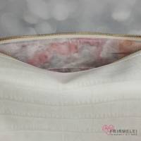 Elegante Handtasche mit kurzem Trageriemen in cremeweiß und Krokoimitat (Schnitt "Paulette" von Shamballa Bags) Bild 7